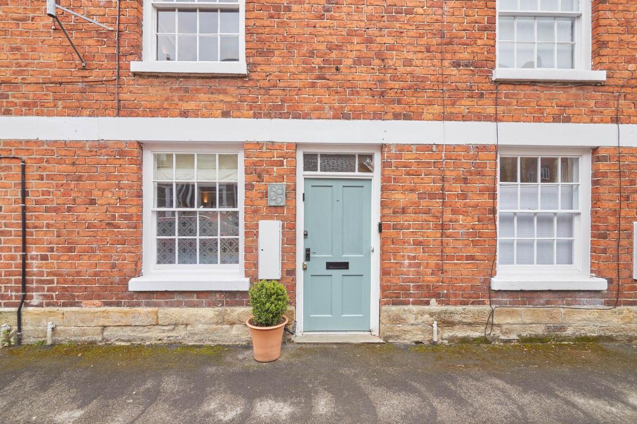 Host & Stay - Dove Grey, 25 West End Kirkbymoorside Exterior foto